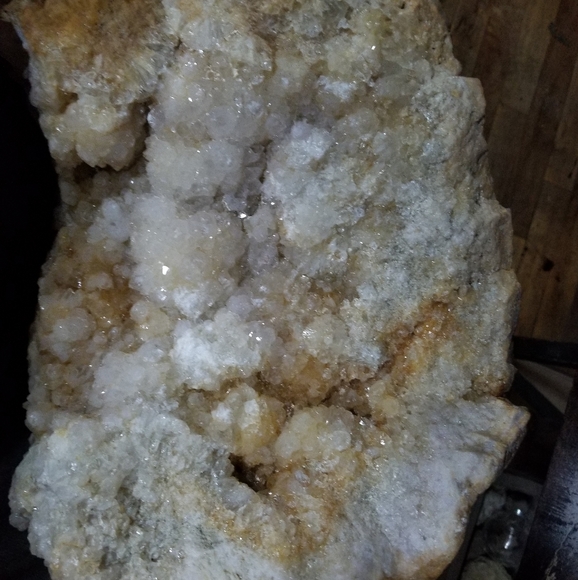 Quartz Cluster Crystal Honey/Apricot color 25lb - Picture 2 of 4